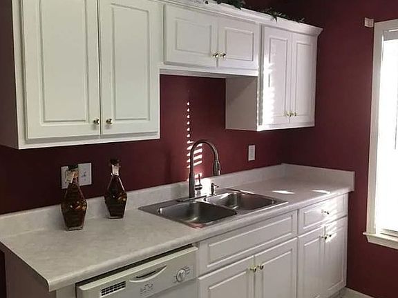 4th image of 333 Elders Pond Cir