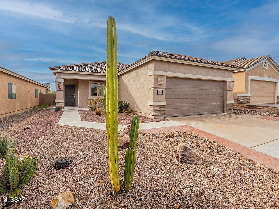 1st image of 1327 W Calle Luis Maria