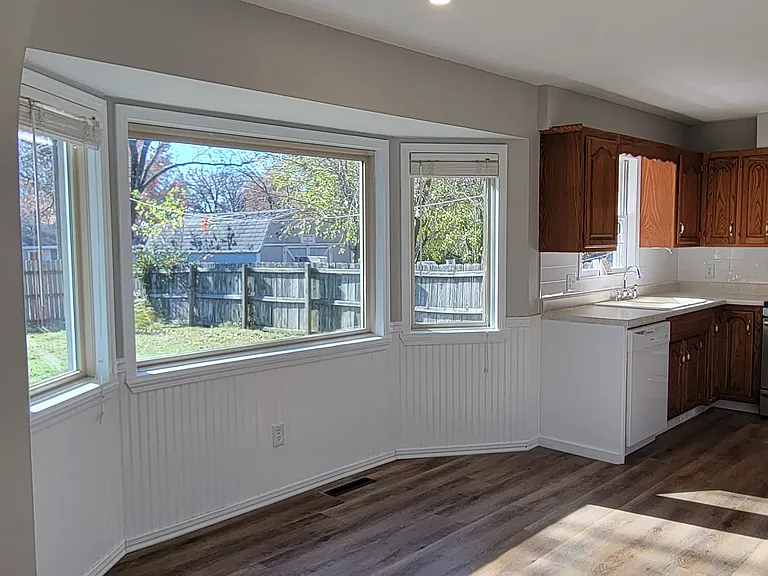 2804 E Linwood St — Photo 3