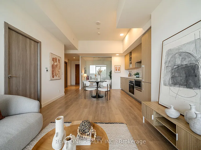 25 McMahon Dr #503 — Photo 2