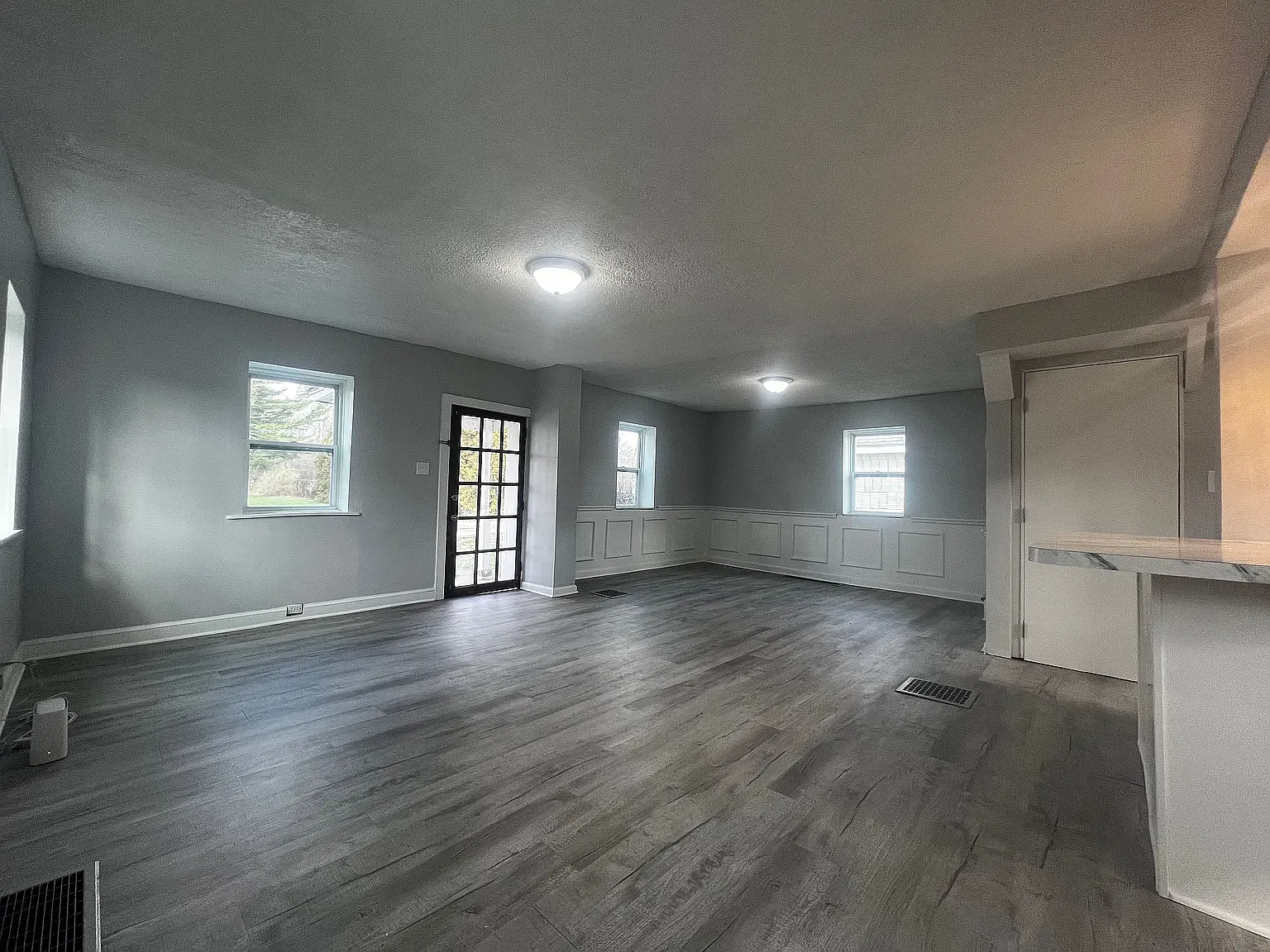 2 bed, 801 sqft, $1,100 — Photo 3