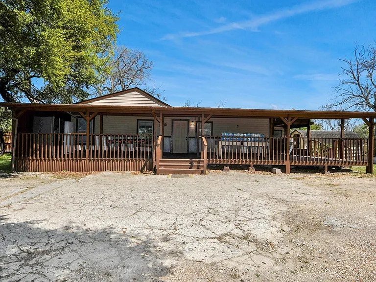 602 Massey Tompkins Rd — Photo 1