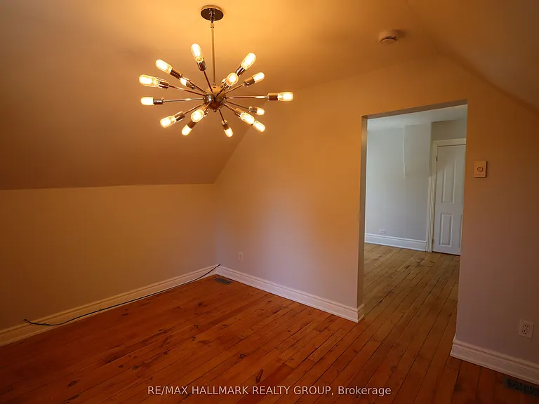 21 Electric St — Photo 24