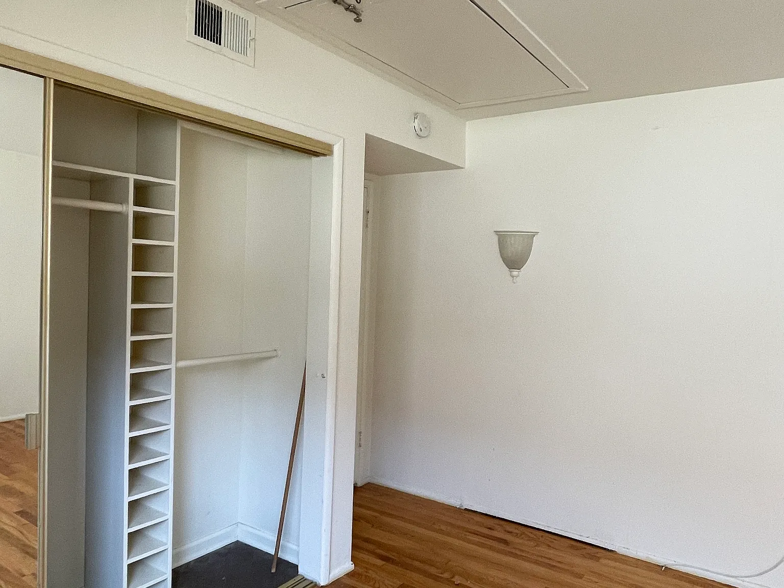 4 bed, 2279 sqft, $1,825 — Photo 2