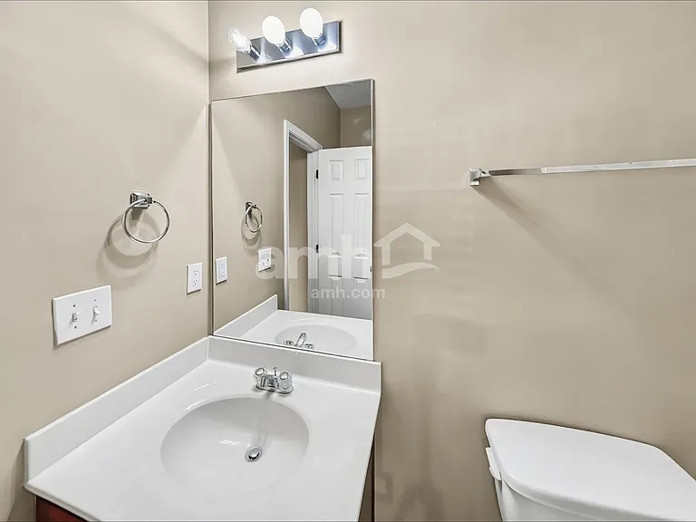 4975 Hopewell Manor Dr — Photo 17