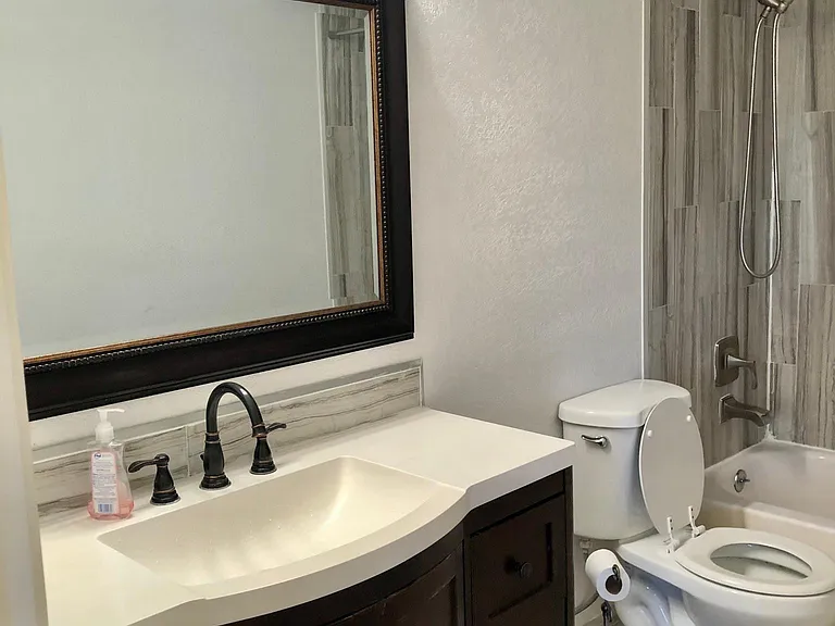 2100 Colony Loop — Photo 3