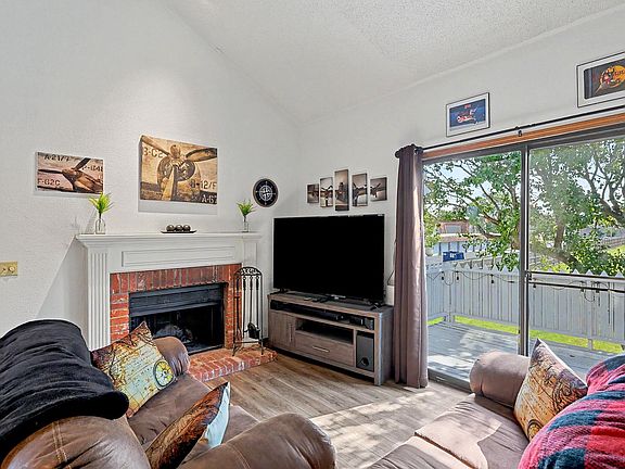 4th image of 1717 S Cypress St APT 821