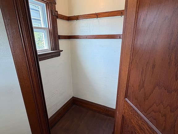 5th image of 2500 S Saginaw St APT 1