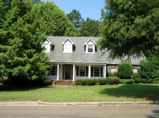 916 Lake Cir NW, Magee, MS 39111