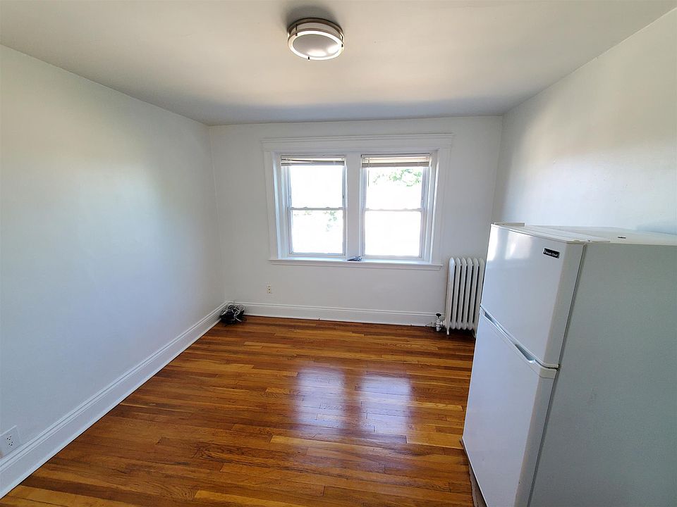 2nd image of 103 Summer St #2L