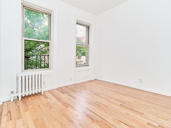 3rd image of 42 Grove St #5CC