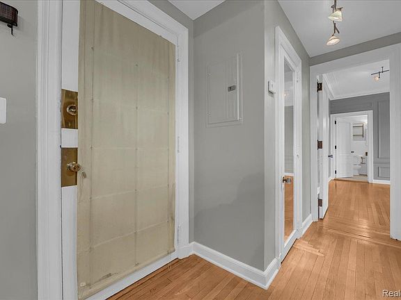 5th image of 2900 E Jefferson Ave APT D301