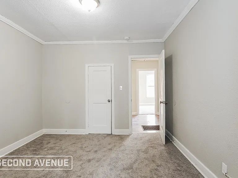 1800 Woodland Ave SW — Photo 11