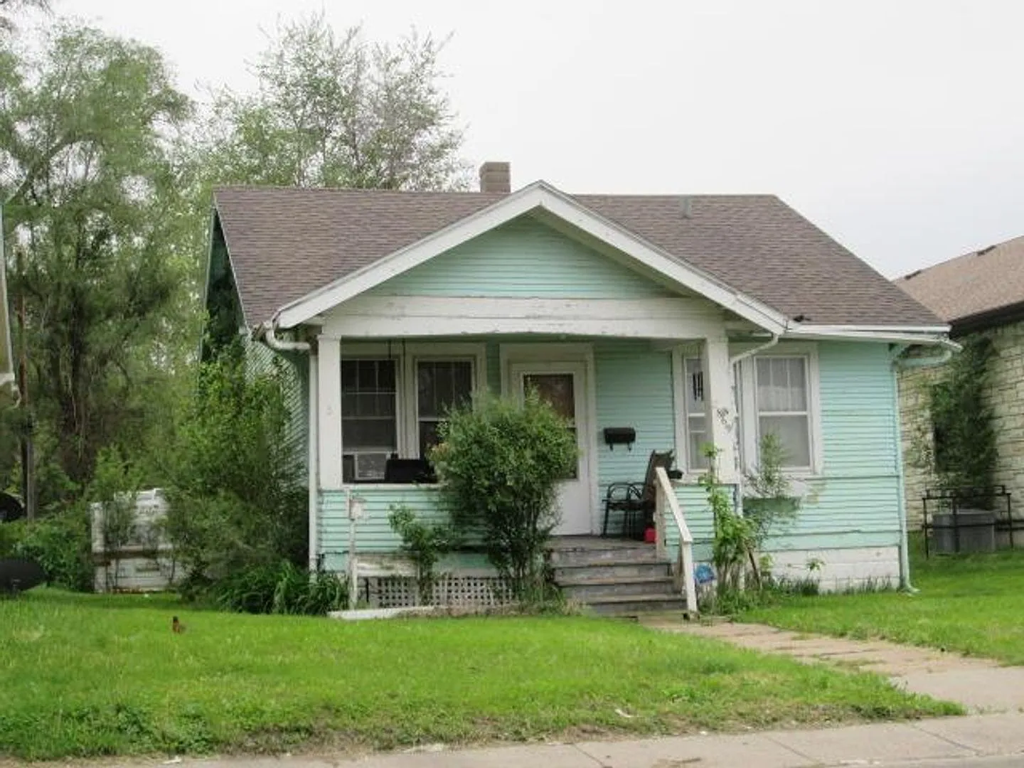 Coming Soon 3 Bed 1 bath house, convenient location — Photo 3