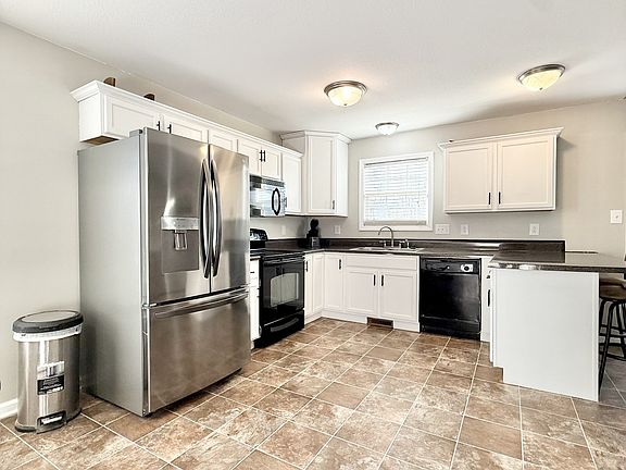 5th image of 1337 Loren Cir