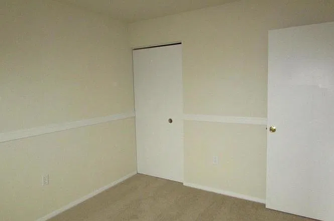 3 bed, 1326 sqft, $2,000 — Photo 2