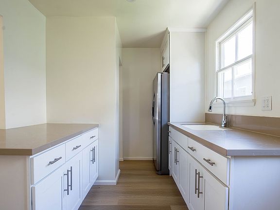 2nd image of 13453-13463 Burbank Blvd #13455