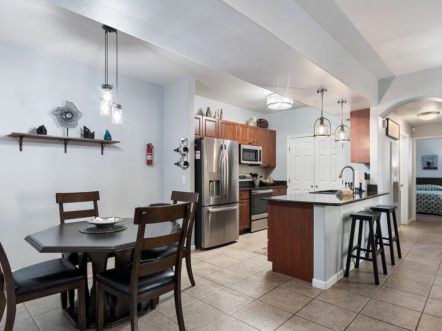 3 bed, 1268 sqft, $2,300 — Photo 3