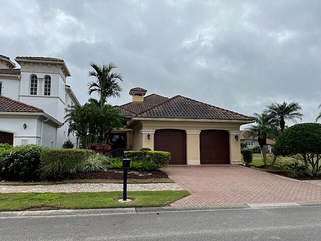 1st image of 107 SE Santa Gardenia