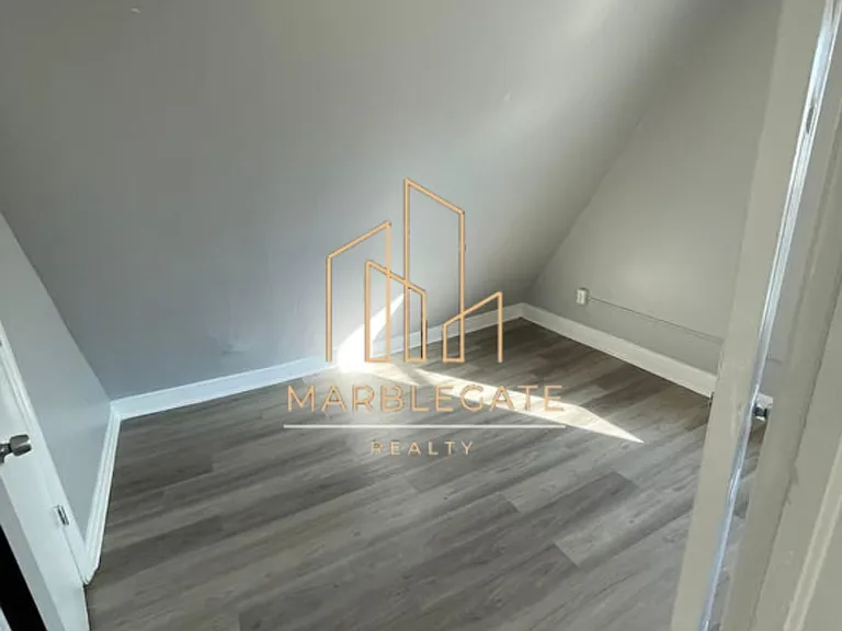 190 Seymour Ave #22 — Photo 2