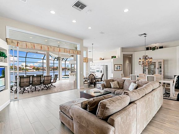 4th image of 990 Ironwood Ct