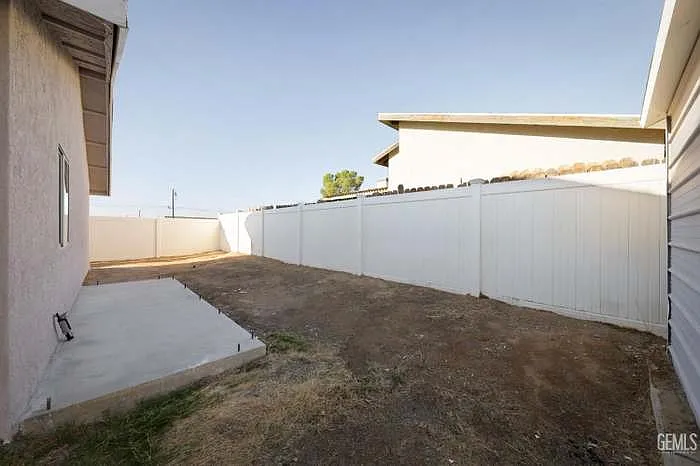 21231 Corwin St — Photo 4