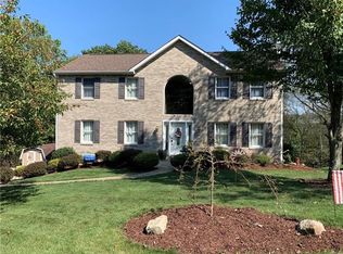 200 Country View Dr, Lower Burrell, PA 15068