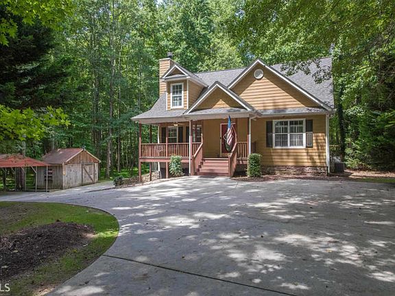 4th image of 180 Angela Dr