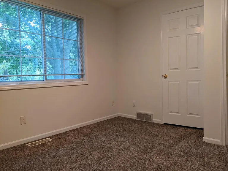 1333 Oakwood Ave #1333 — Photo 7