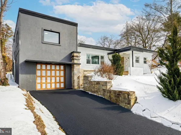 51 N Main St, Jacobus, PA 17407