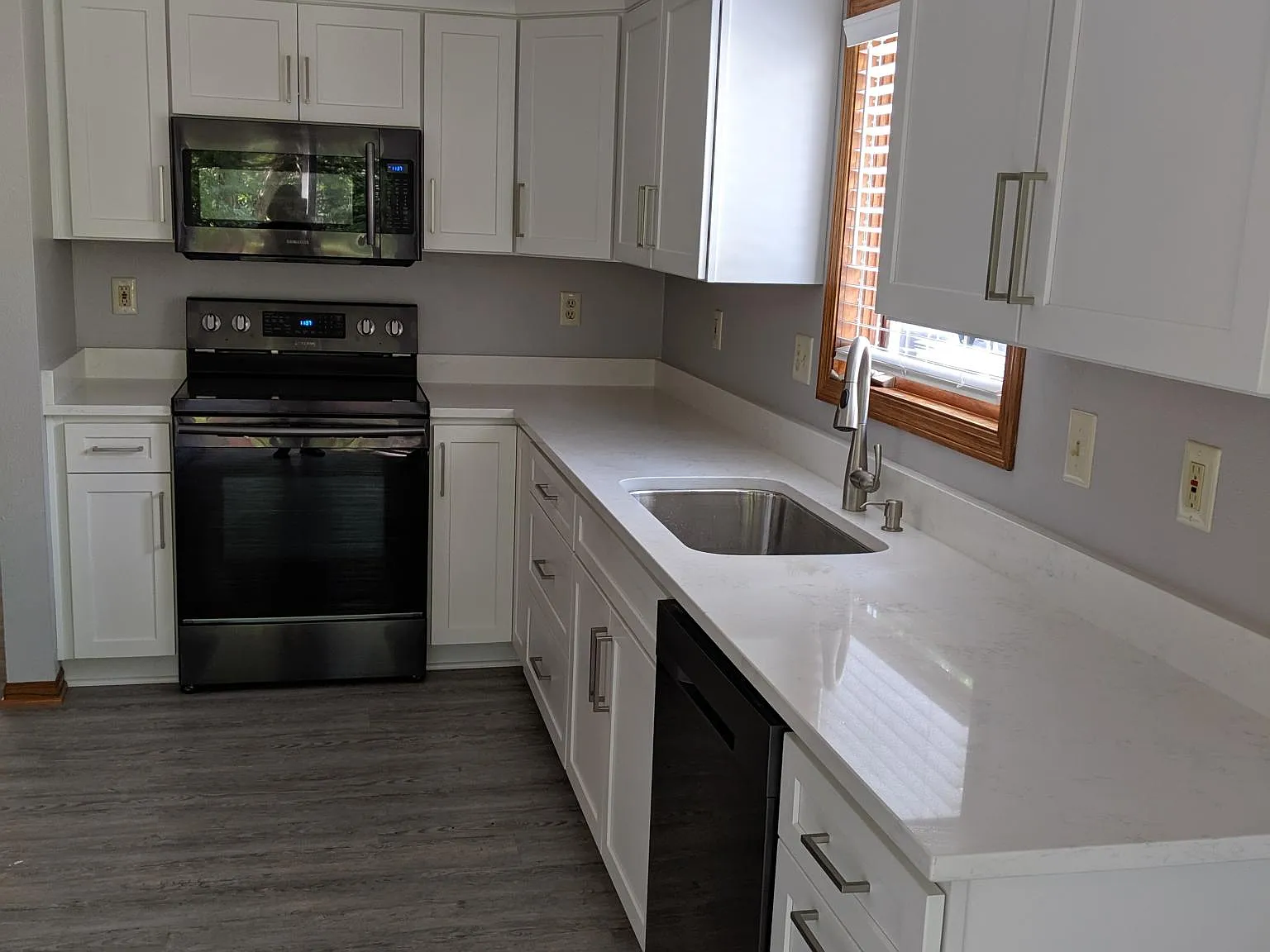 326 N Franklin Ave — Photo 3