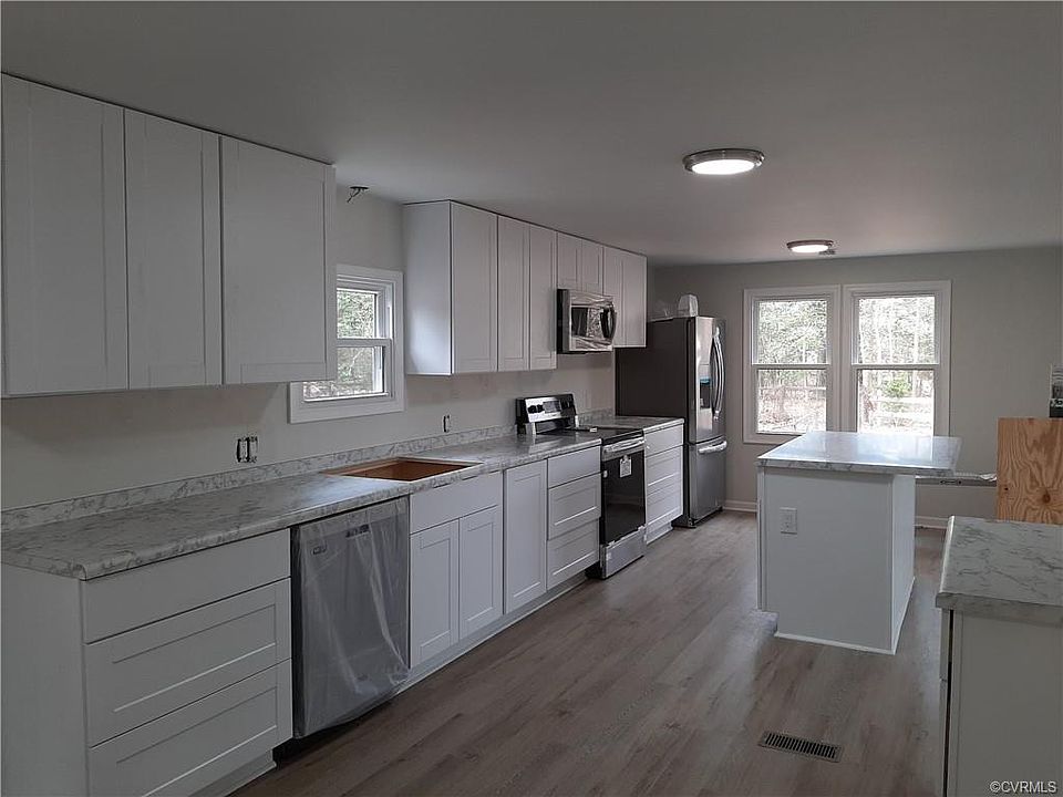 1st image of 18721 The Glebe Ln