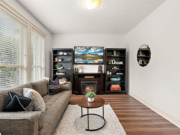 3rd image of 2253 Townsend Rd #122