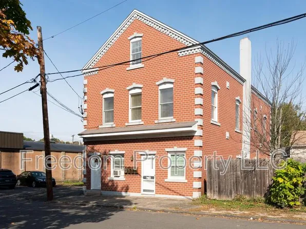 27 Railroad Ave, Southington, CT 06489