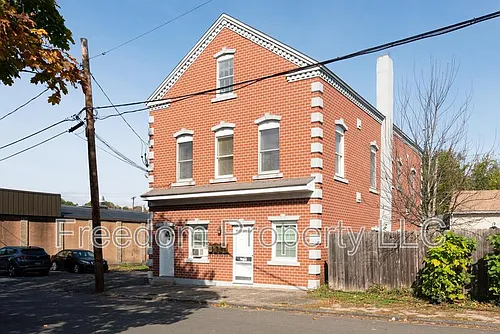 27 Railroad Ave Photo 1