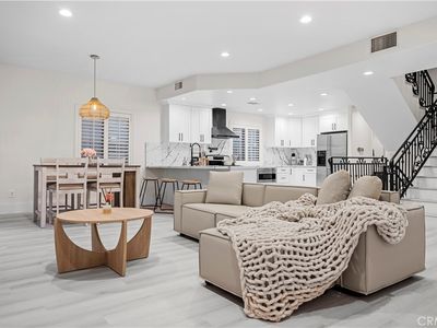 3300 Barham Blvd #101, Los Angeles, CA, 90068