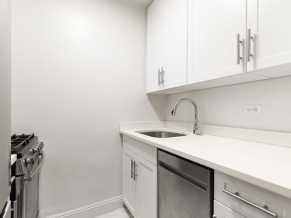 3rd image of 500A E 87th St APT 15D