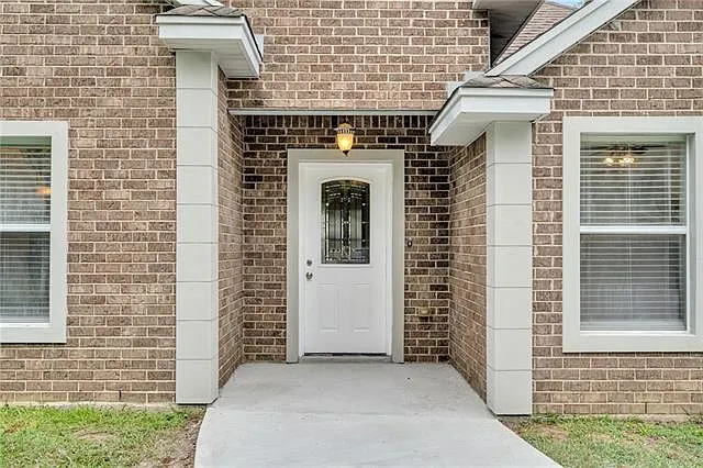 4306 Holly Dr — Photo 3