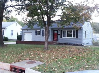 5405 Linden St, Roeland Park, KS 66205