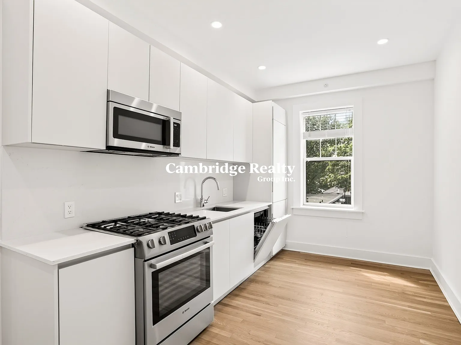 2 bed, 1.0 bath, 870 sqft, $3,800 — Photo 1
