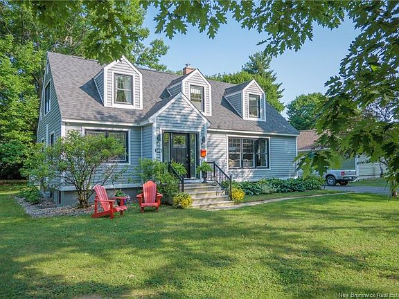 2nd image of 384 Parkhurst Dr