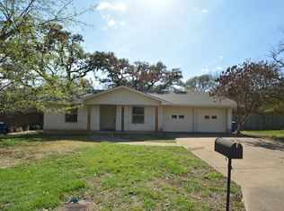 807 Lake Dr, Kerrville, TX 78028