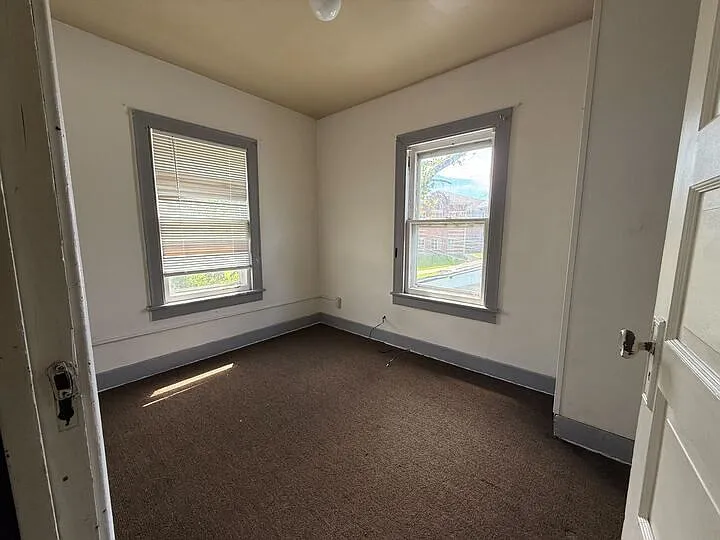 504 Belden Ave NE — Photo 9