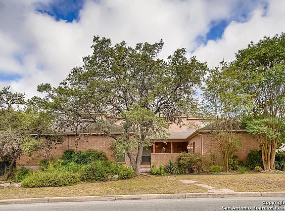 2nd image of 14158 Sholom Pl
