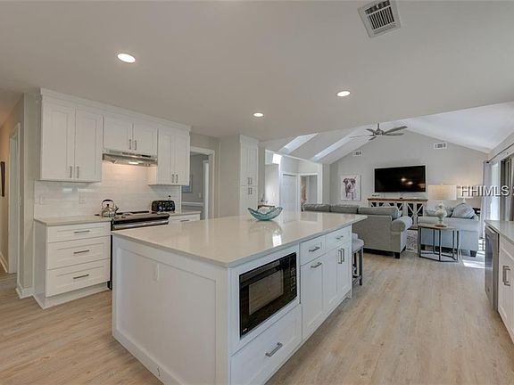5th image of 2 Water Oak Dr