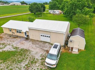1142 Maxwell Rd, Belvidere, TN 37306