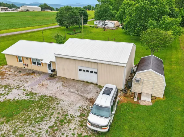 1142 Maxwell Rd, Belvidere, TN 37306