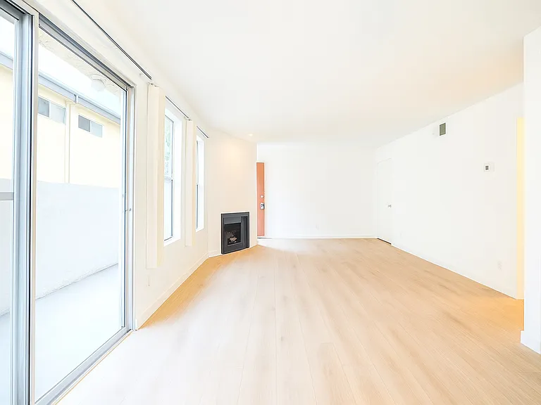 4248 Whitsett Ave #102 — Photo 9
