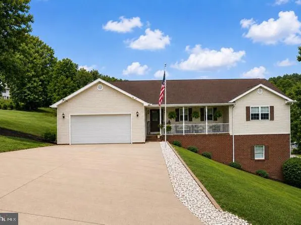6 Rolling Oaks Ests, Saint Albans, WV 25177