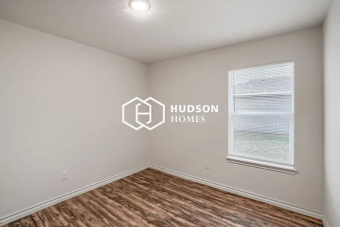 2404 E Cornell St — Photo 6